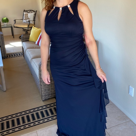 Brand new!  Betsy & Adam navy ruched embellished gown size 12 - Picture 6 of 8